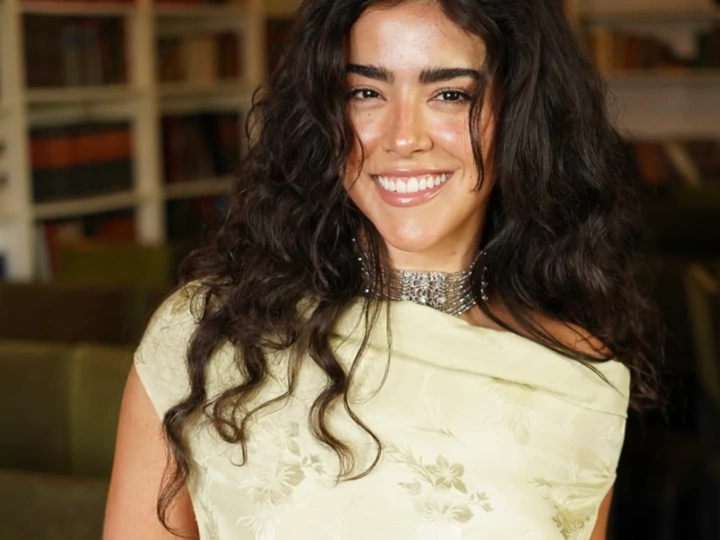 Mariana Mug lança primeiro álbum, “Pepita Rara”, com música inédita de Rita Lee e produção de Guto Graça Mello