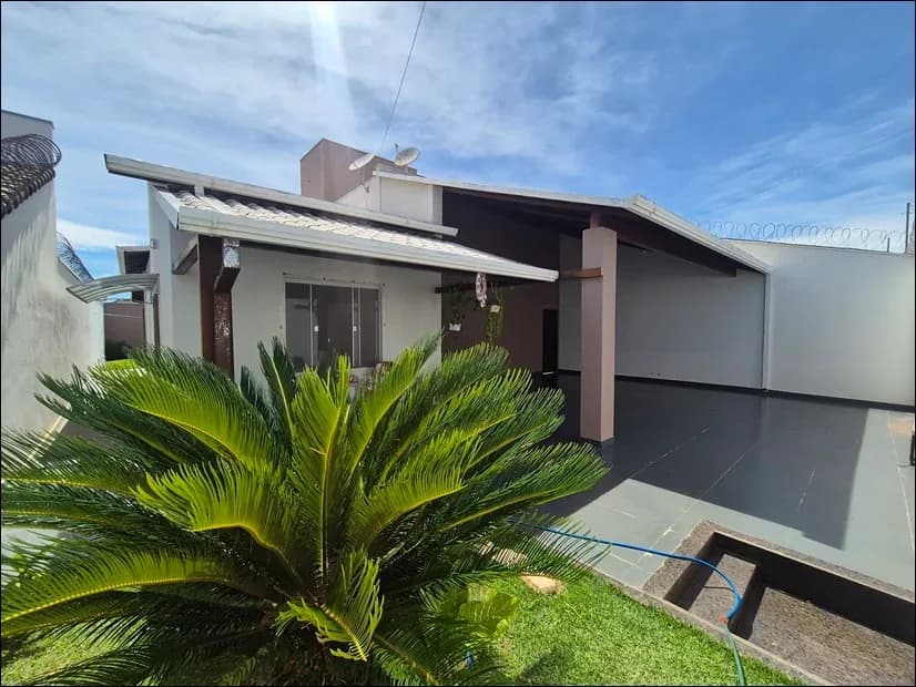 VENDE-SE: CASA NO BAIRRO NEW GOLDEN PARK.